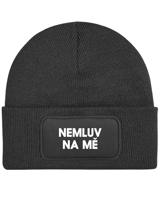 Čepice s obdélníkovou nášivkou Nemluv na mě