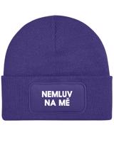 Čepice s obdélníkovou nášivkou Nemluv na mě