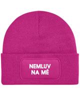 Čepice s obdélníkovou nášivkou Nemluv na mě