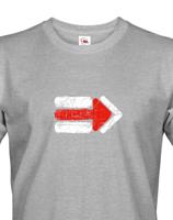 Pánské tričko s potiskem červené turistické šipky - ideální turistické tričko