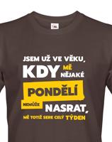 Žertovné tričko s nápisem Jsem už ve věku - vystřelte si z okolí