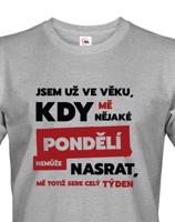Žertovné tričko s nápisem Jsem už ve věku - vystřelte si z okolí